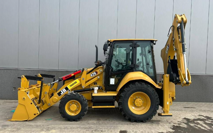 Retroescavadeira Caterpillar 426