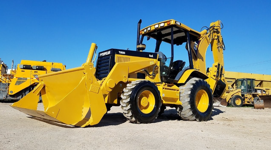 Retroescavadeira Caterpillar 446